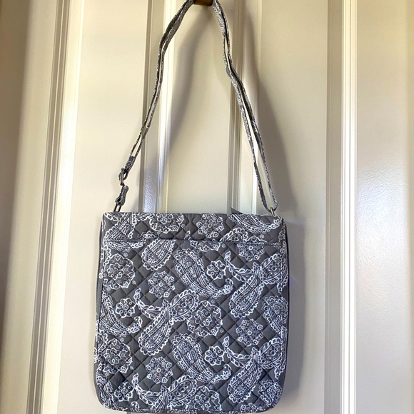 ❤️AMAZING DEAL❤️ Oklahoma State Vera Bradley Triple Zip Hipster Crossbody NWT - Picture 4 of 10
